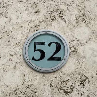 52@ logo